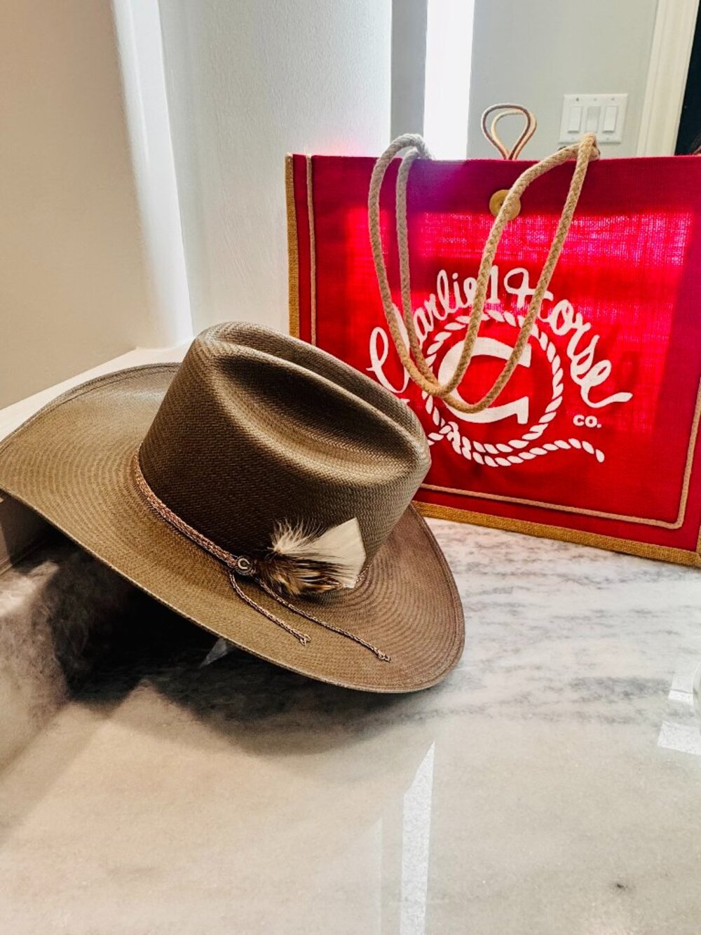 Charlie 1 Horse Hold My Halo Straw Cowboy Hat BNWT Size Small Comes w/ Tote Bag